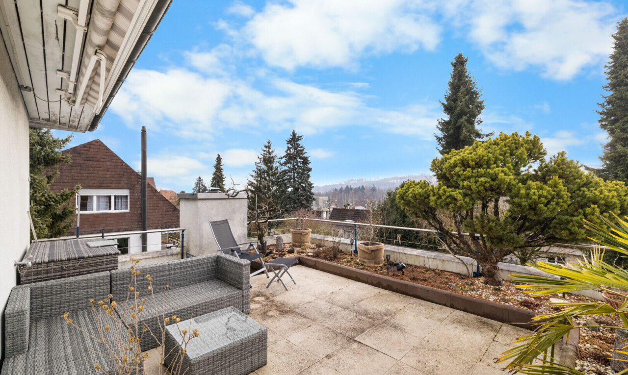 patio / terrace with a patio area and an outdoor lounge area
