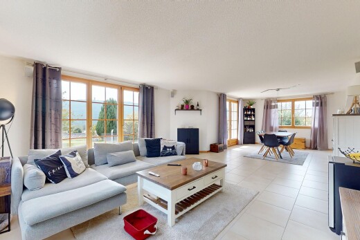 wohn- / esszimmer mit inside property, gipskartonwand, drywall, natürliches licht, und natural light