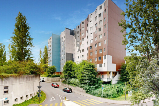 außenansicht mit blick auf wohnanlage, apartment complex view, und day time