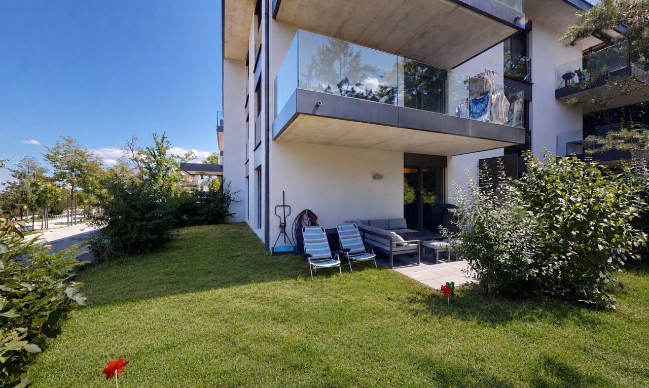 außenansicht mit day time, rasen, terrasse, wohnraum im freien, und stuckverkleidung