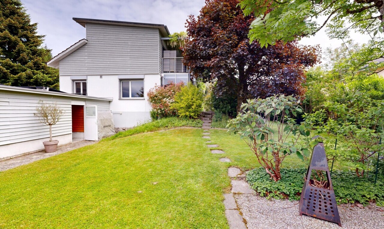 garten mit rasen und from property