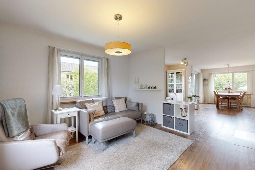 wohnzimmer mit inside property, gipskartonwand, drywall, natürliches licht, und natural light