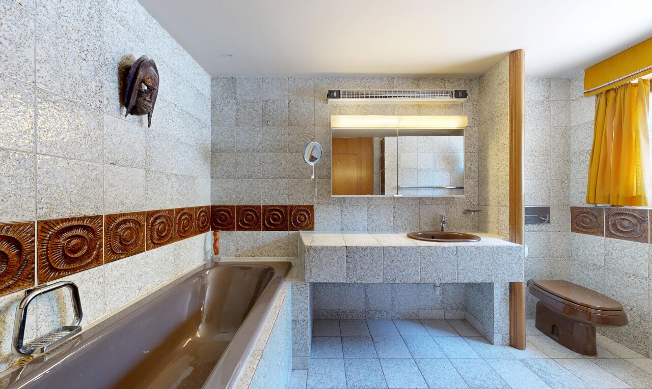 bad mit fliesenwand, tile wall, komplettes badezimmer, bad, und fliesenboden