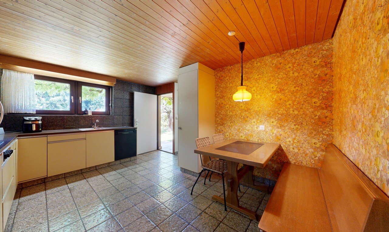 küche mit natürliches licht, natural light, pendant lighting, pendelleuchte, und inside property