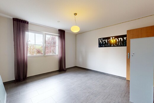 leerer raum mit natürliches licht, natural light, gipskartonwand, drywall, und inside property