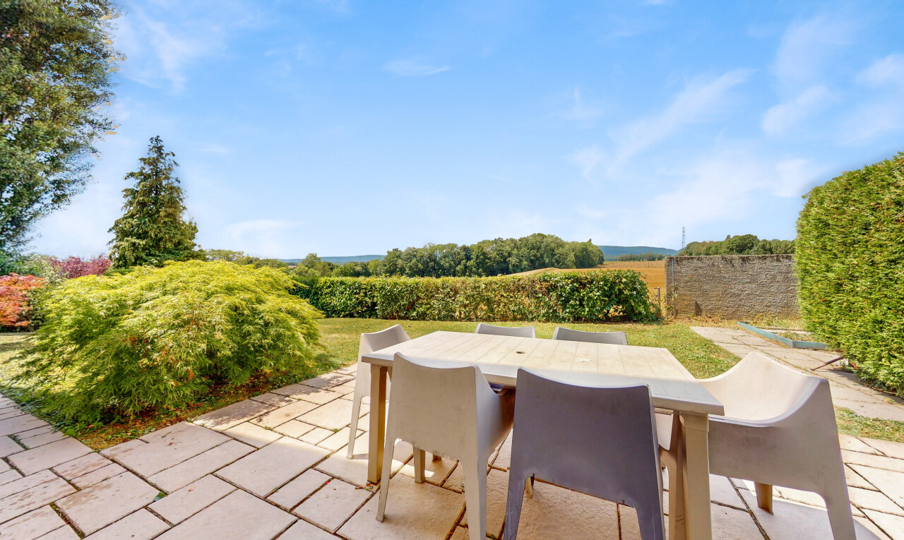 terrasse avec terrasse, from property, day time, coin repas extérieur, et clôture