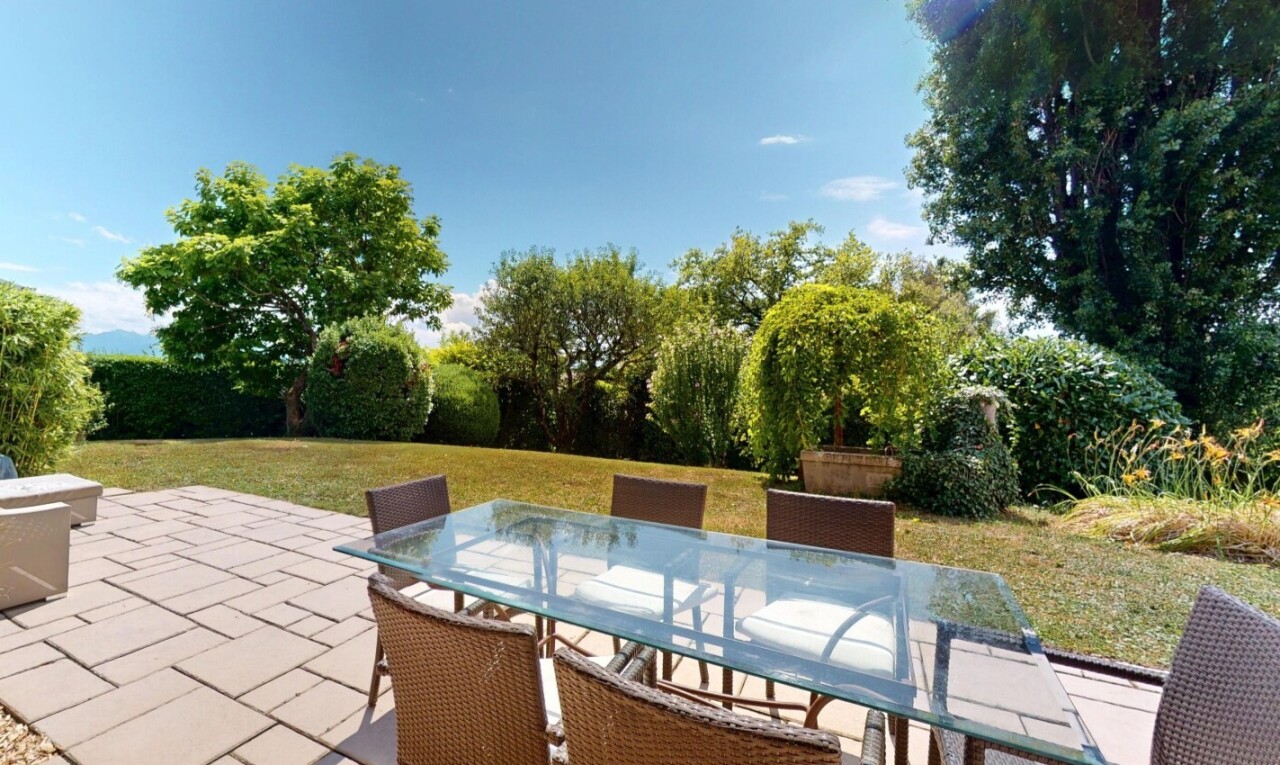 terrasse avec coin repas extérieur, terrasse, day time, from property, et pelouse