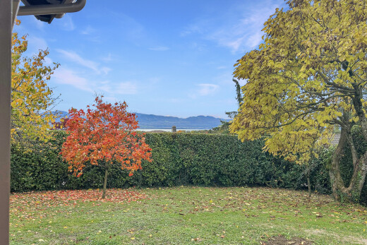 jardin avec pelouse, day time, mountain view, et vue sur la montagne