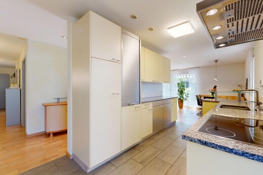 küche mit dunstabzugshaube, light floor, waschbecken, drywall, und gipskartonwand