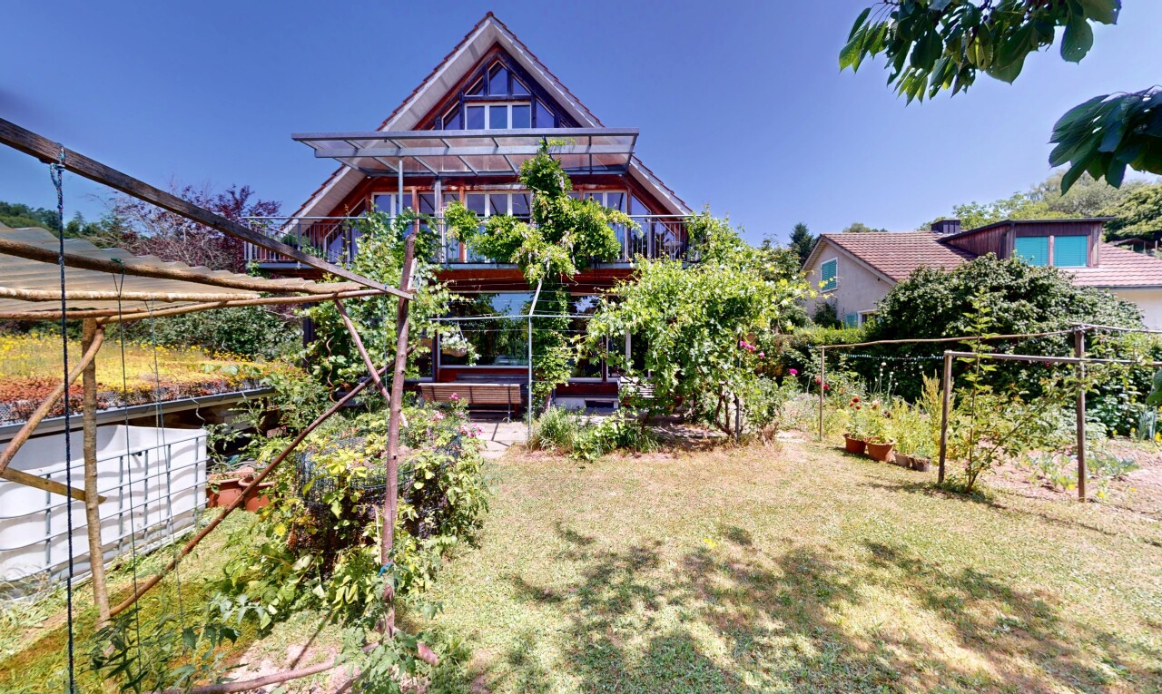 außenansicht mit garten, property visible, zaun, und rasen