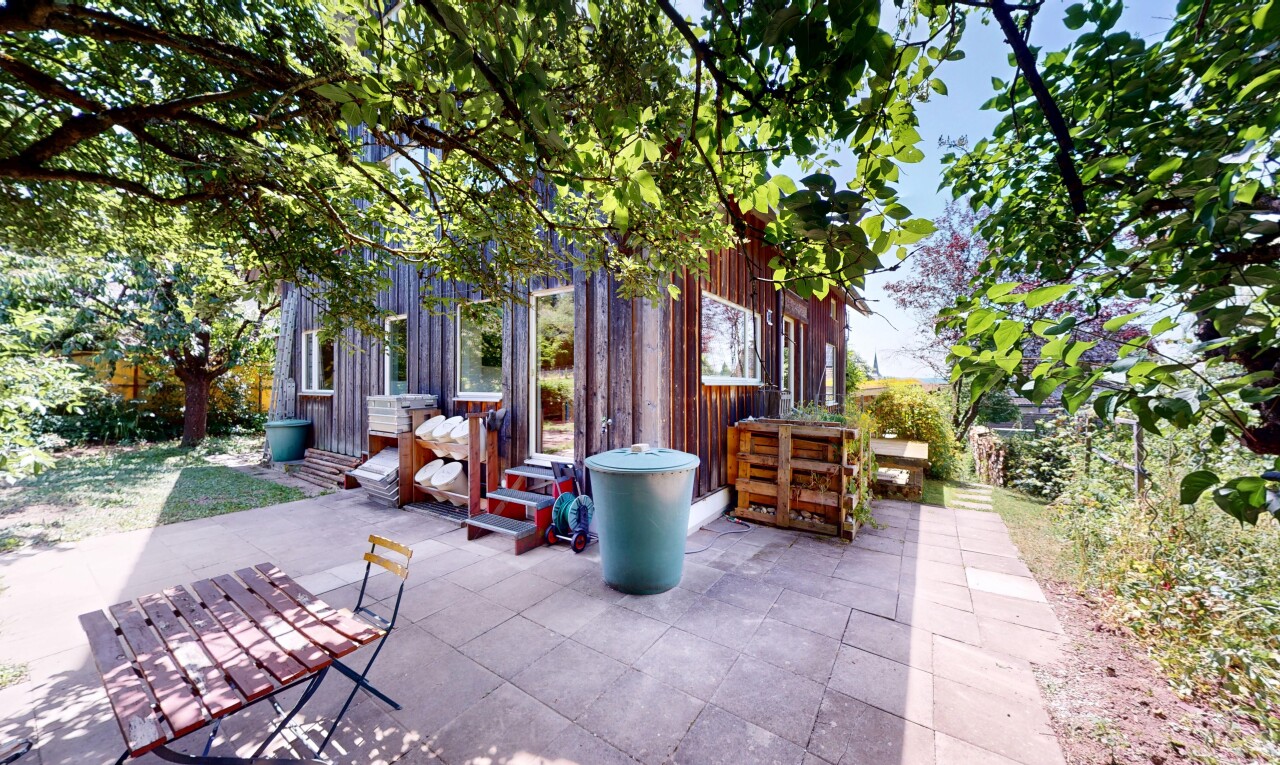terrasse mit terrasse und property visible