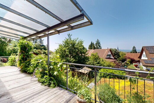 terrasse mit balkon, day time, und from property