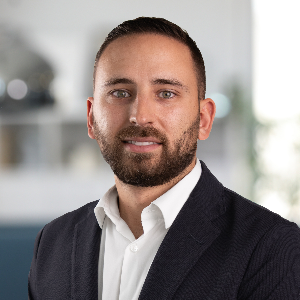 Portrait de Arnaud Jaquier, agent immobilier dans le canton de Fribourg.